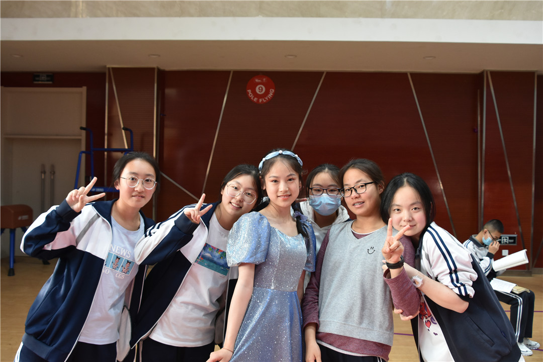 兰州志成中学第五届"may flower"英语节